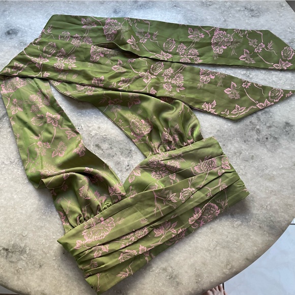 Cider Floral Criss Cross Halter Crop Top - Picture 14 of 15